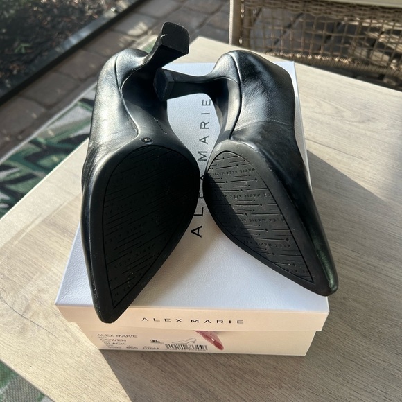 Alex Marie Cowen — Classic Black Pumps - Picture 5 of 6